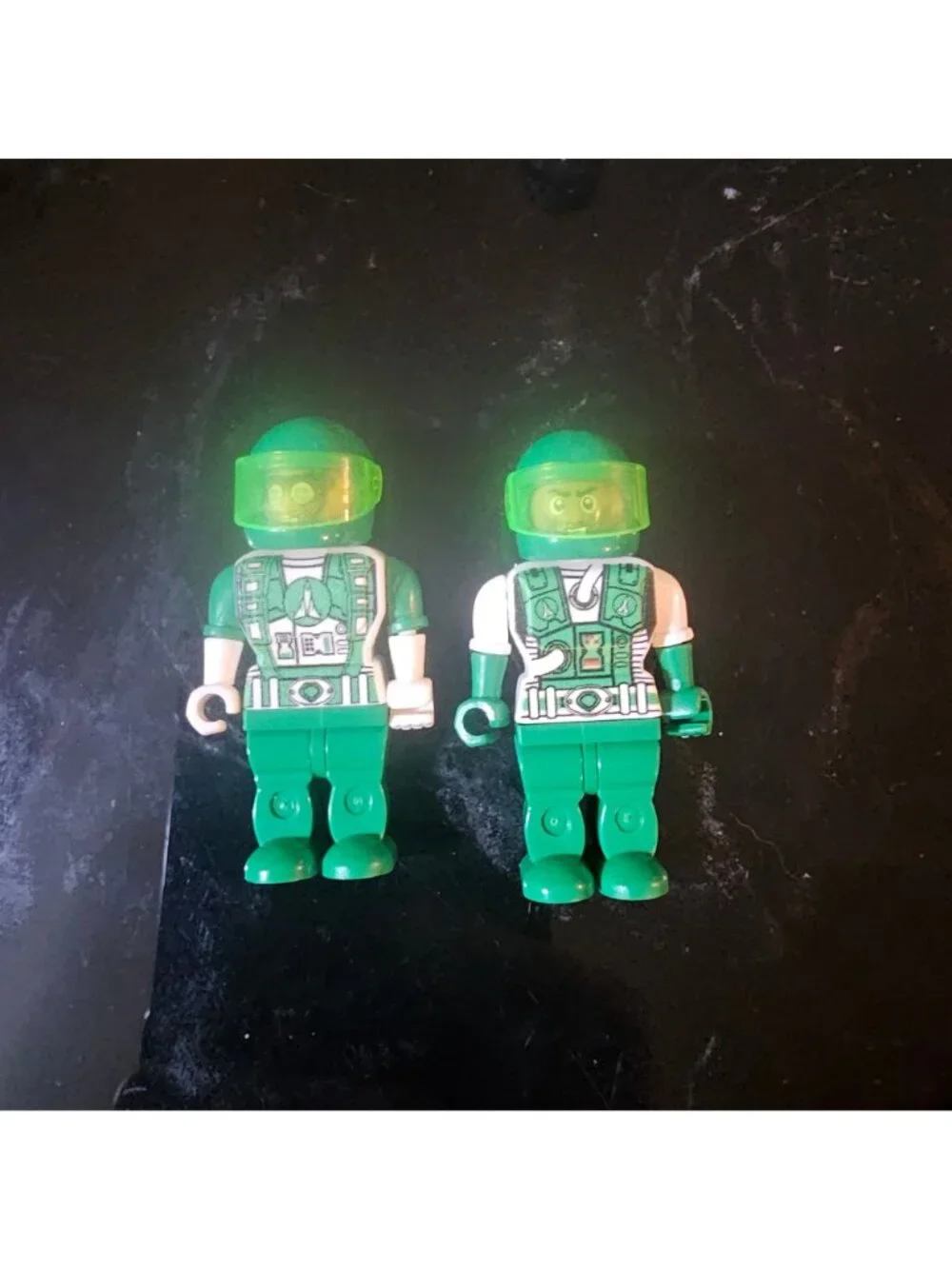 LEGO 1992 Space Police II Minifigure Pair With Green Helmets & Detailed Torso Pr